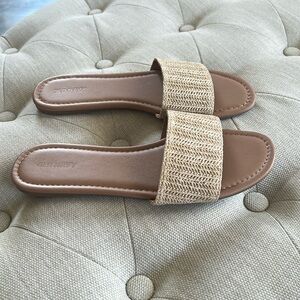 Old Navy slide sandals